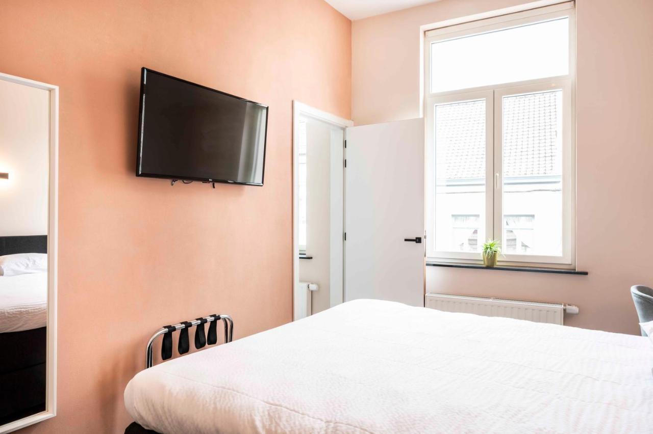 L'Artiste Hotel Lessines Buitenkant foto